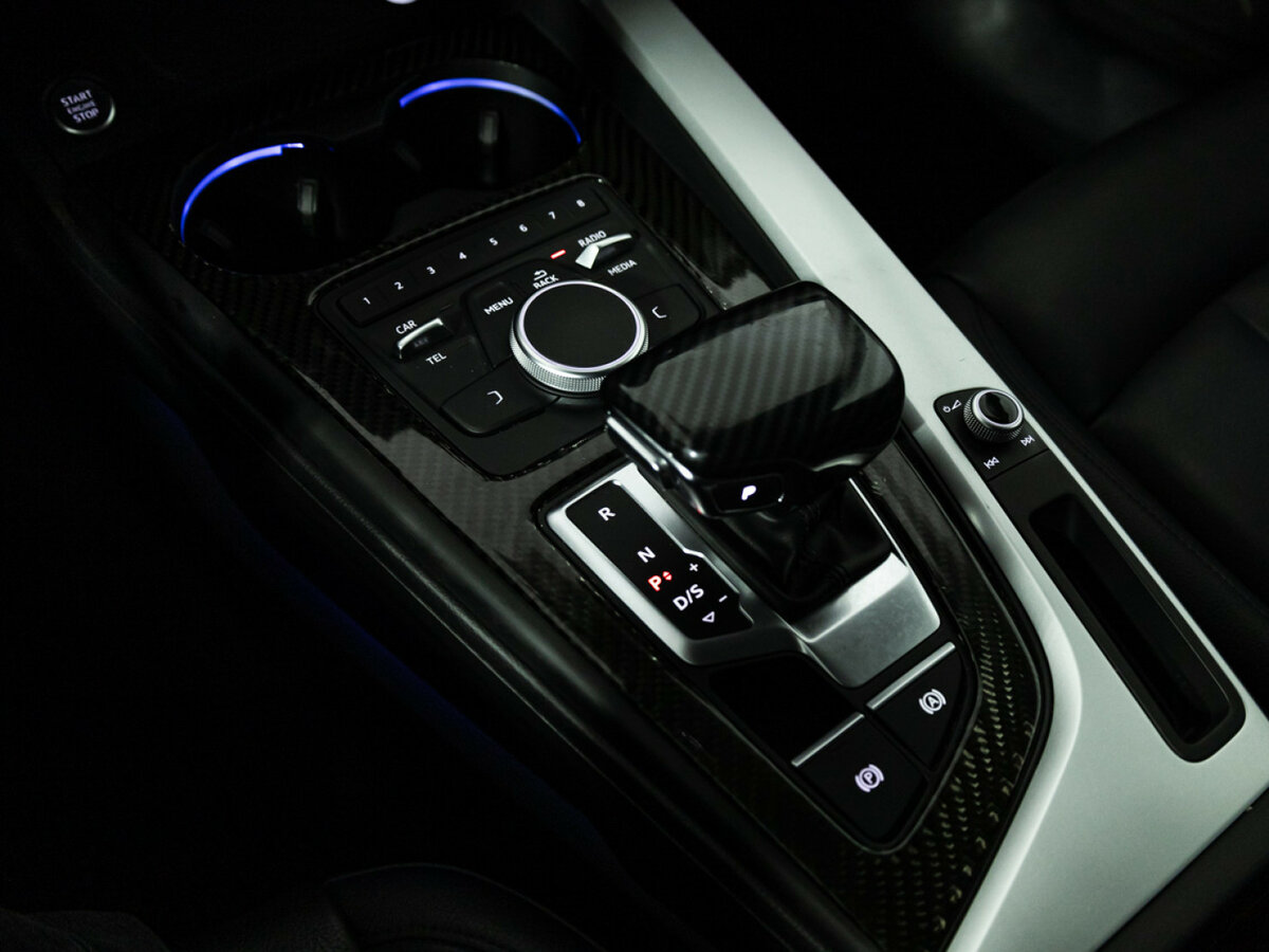 Б/У Ауди А4 2018 года. Фото: #14