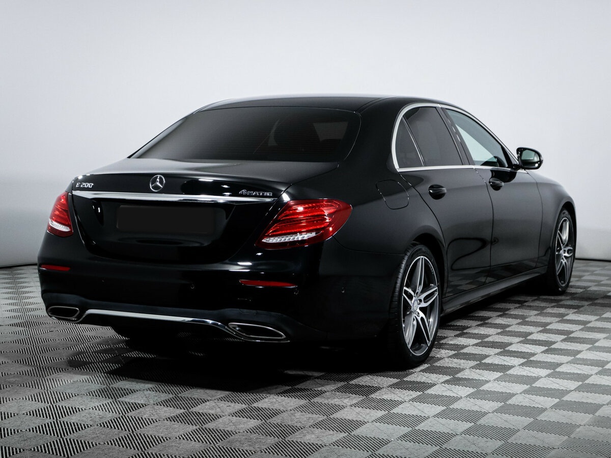 Б/У Мерседес-Бенц Е-Класс 2017 года. Фото: #4