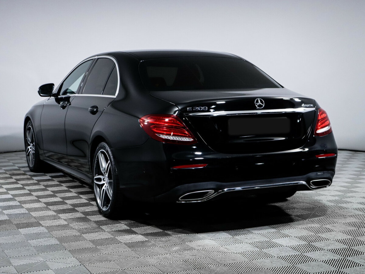 Б/У Мерседес-Бенц Е-Класс 2017 года. Фото: #6