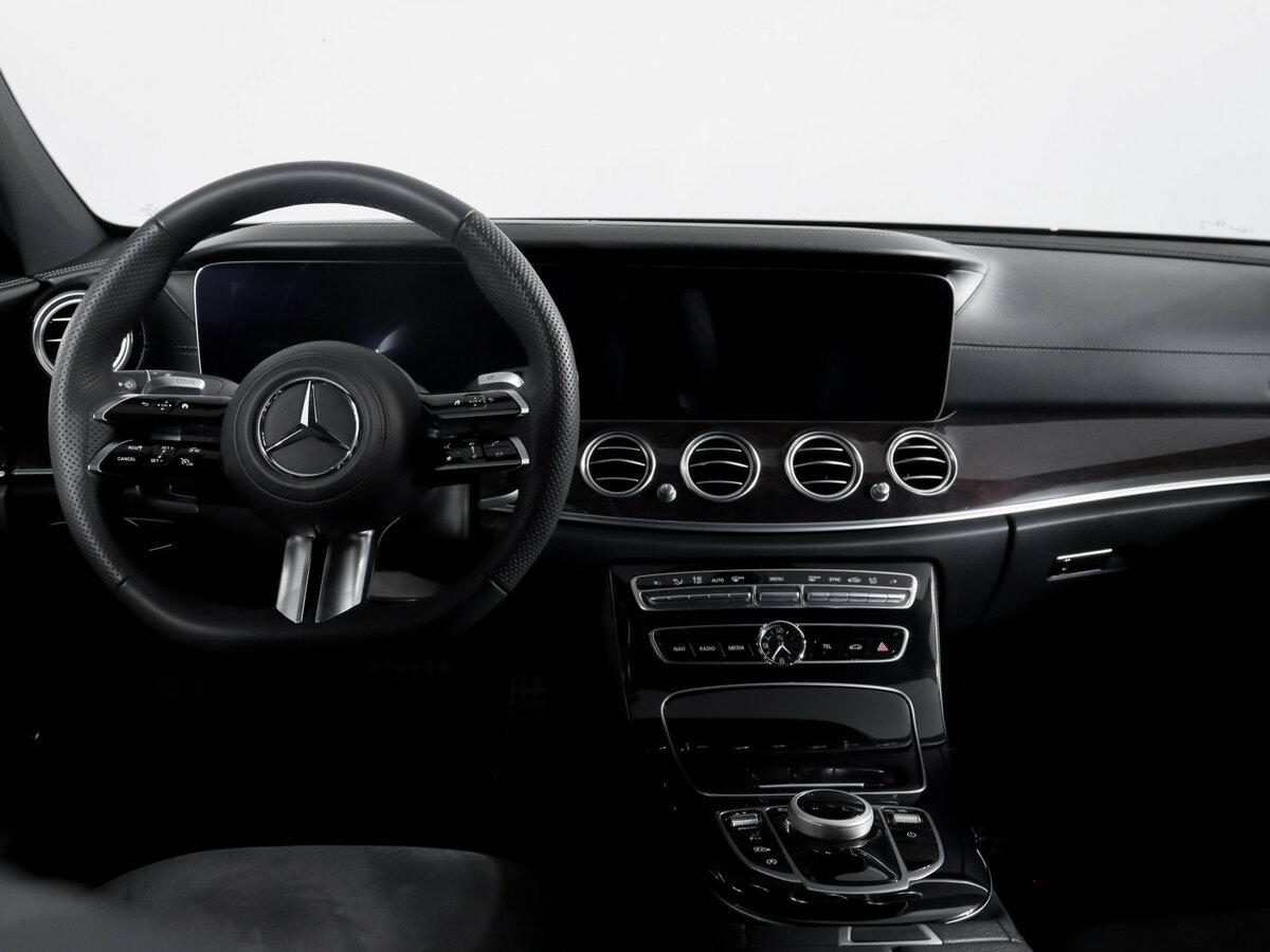 Б/У Мерседес-Бенц Е-Класс 2017 года. Фото: #11