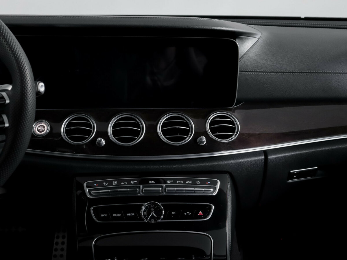 Б/У Мерседес-Бенц Е-Класс 2017 года. Фото: #12