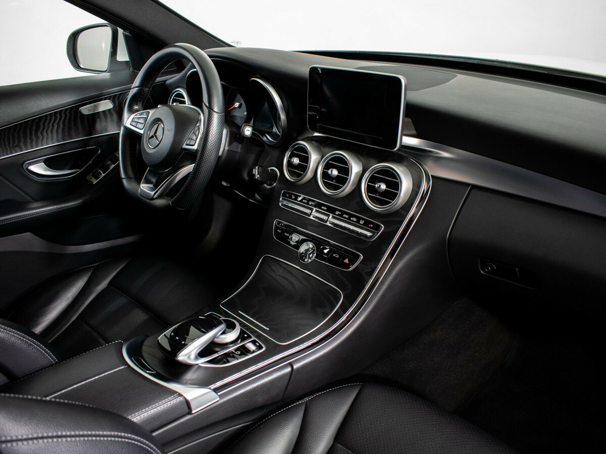 Б/У Мерседес-Бенц Ц-Класс 2017 года. Фото: #9