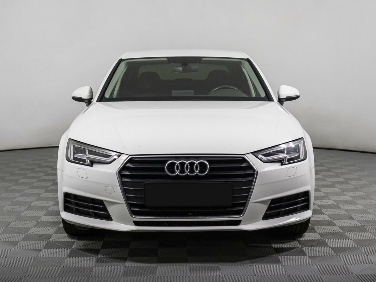 Б/У Ауди А4 2018 года. Фото: #1