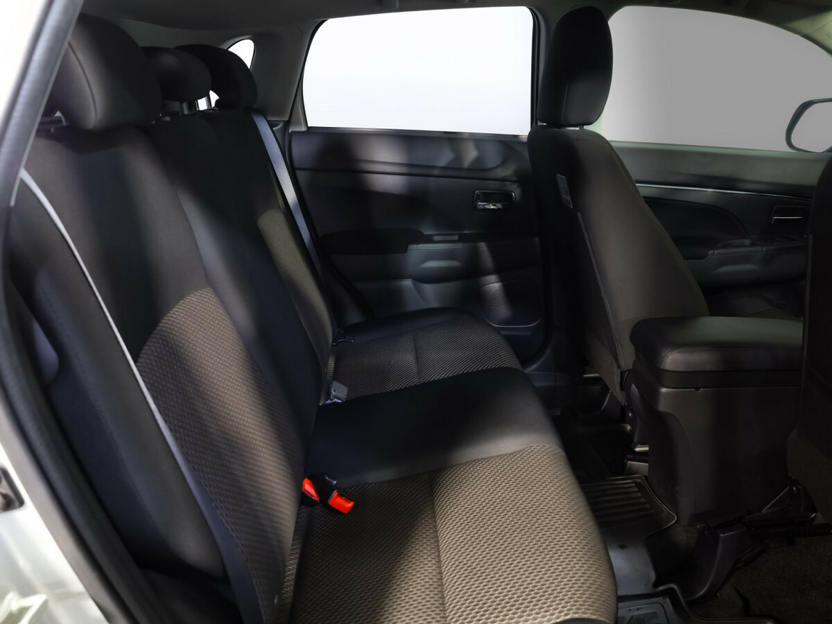 Б/У Митсубиши АС-Икс 2021 года. Фото: #18