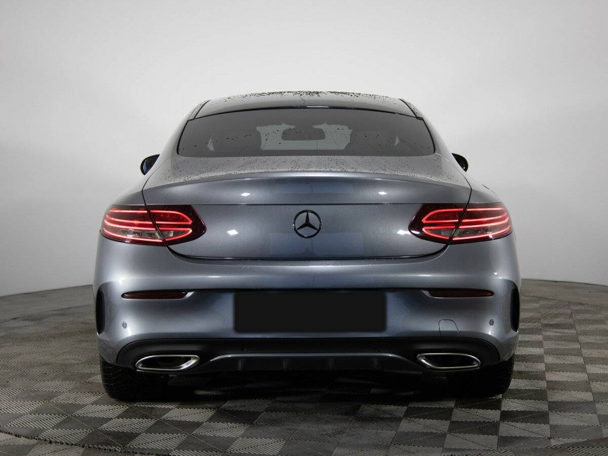 Б/У Мерседес-Бенц Ц-Класс 2017 года. Фото: #2