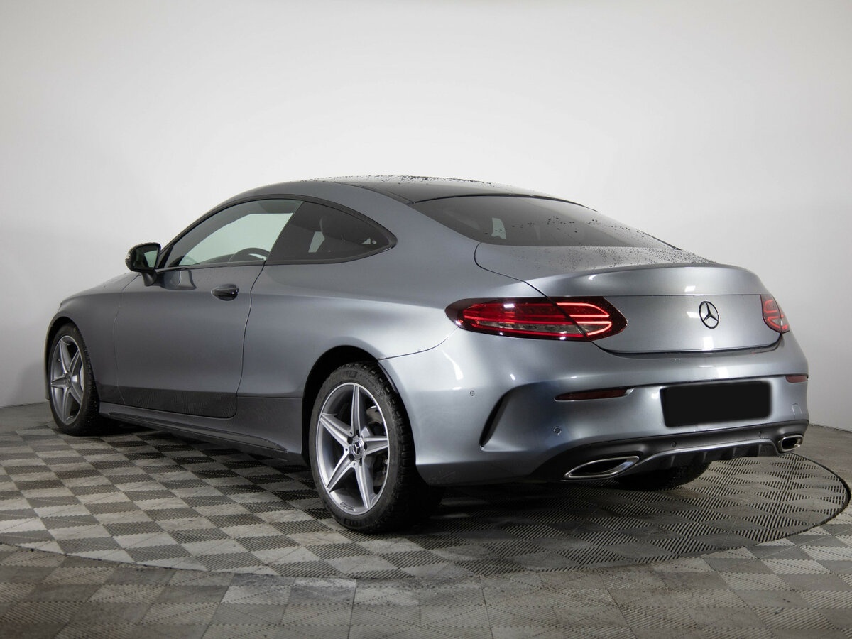 Б/У Мерседес-Бенц Ц-Класс 2017 года. Фото: #3