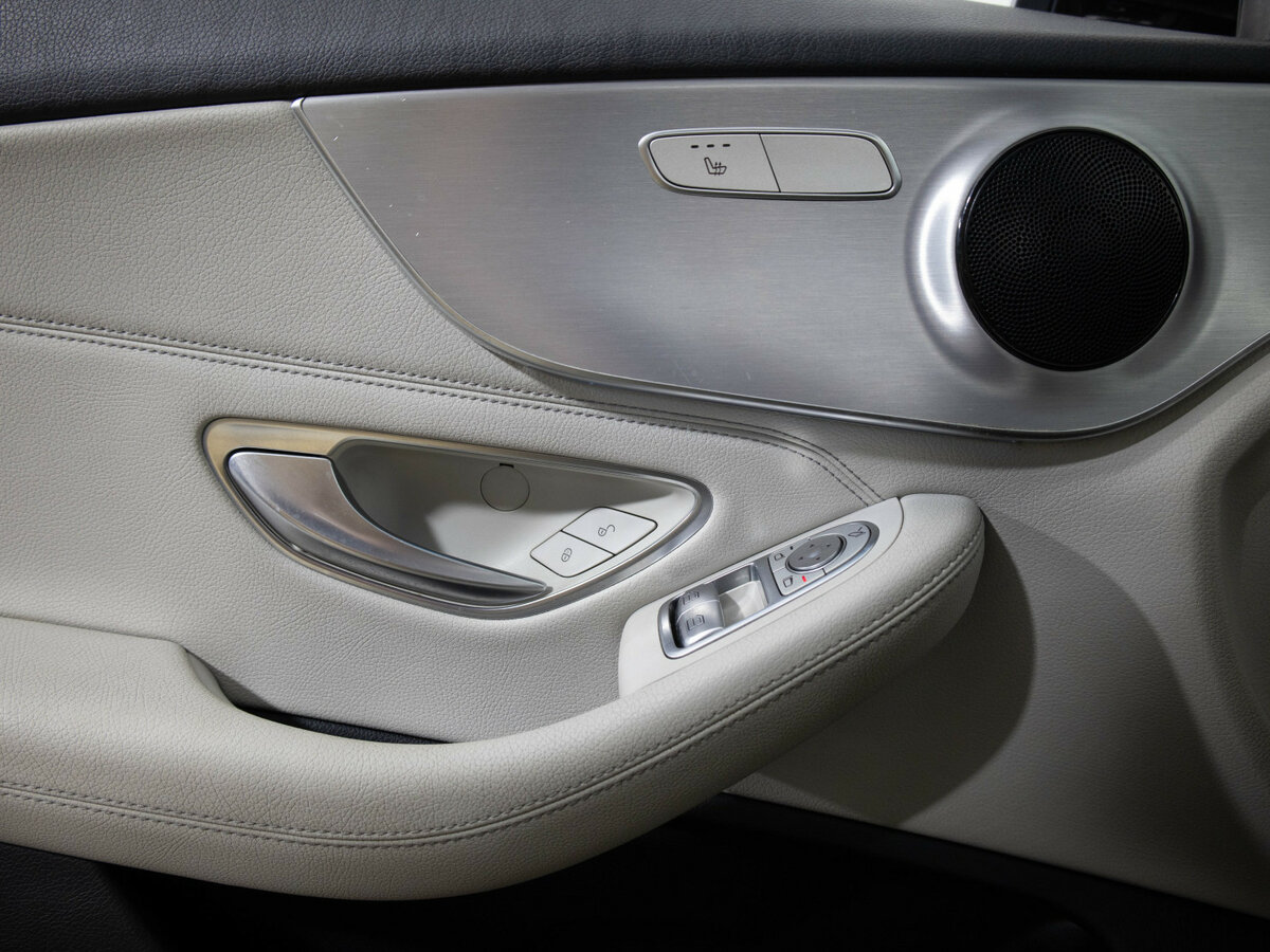 Б/У Мерседес-Бенц Ц-Класс 2017 года. Фото: #10