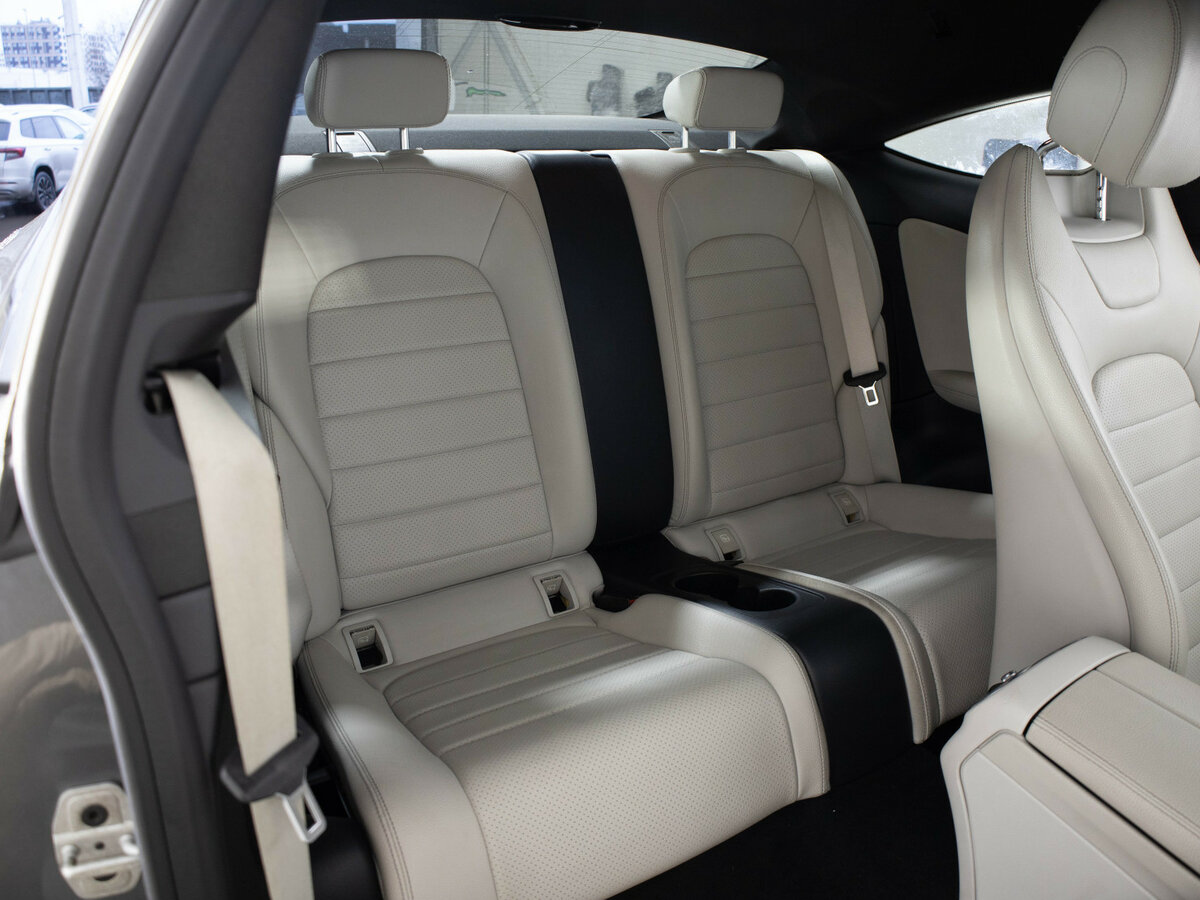 Б/У Мерседес-Бенц Ц-Класс 2017 года. Фото: #14