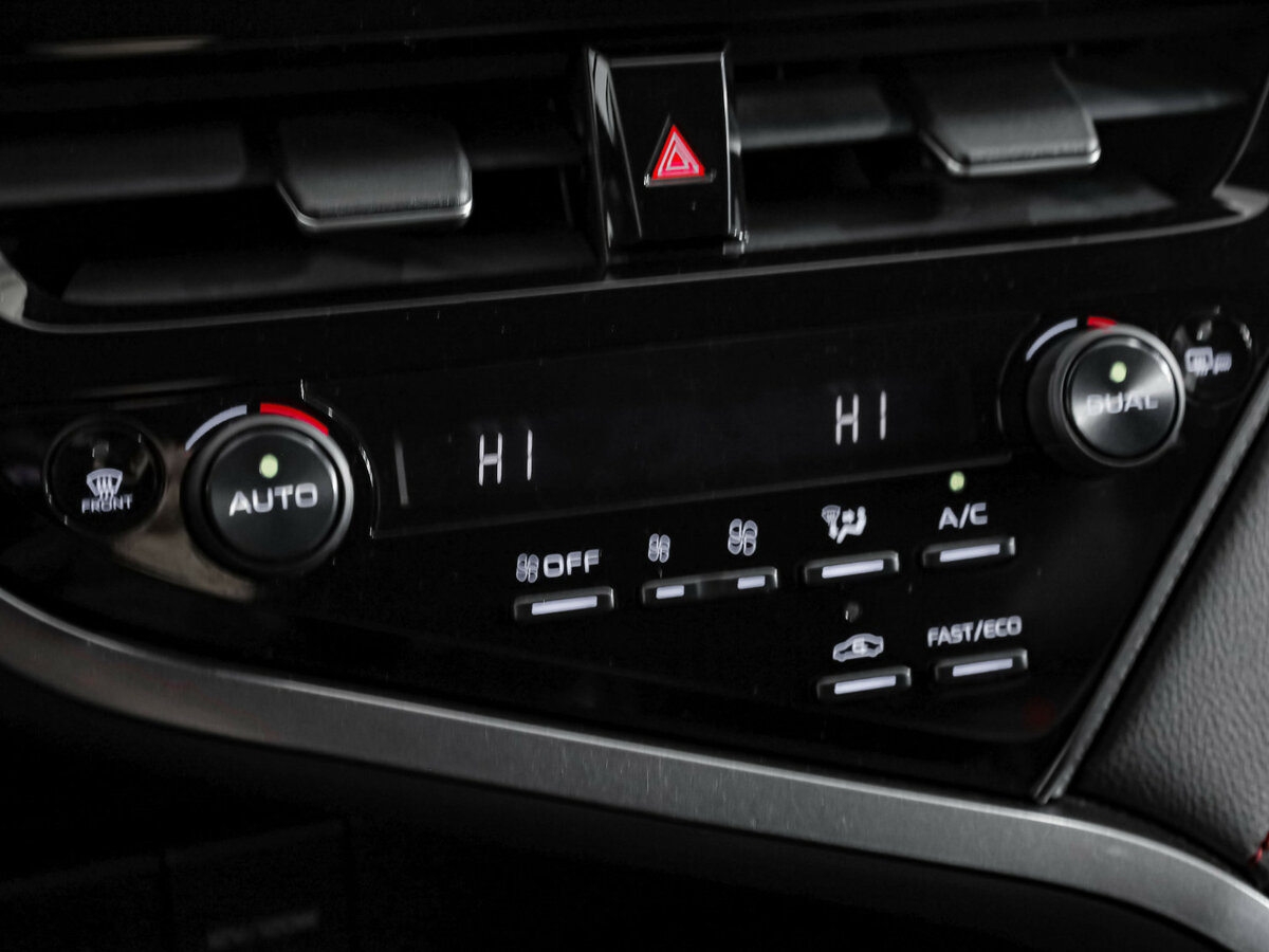 Б/У Тойота Камри 2021 года. Фото: #15