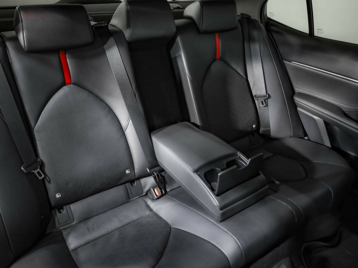 Б/У Тойота Камри 2021 года. Фото: #24