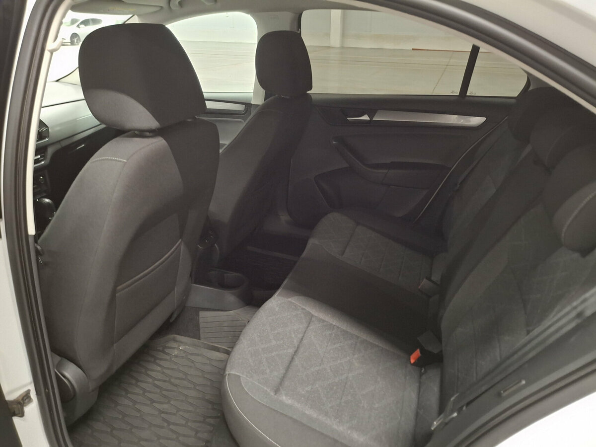 Б/У Фольксваген Поло 2021 года. Фото: #11