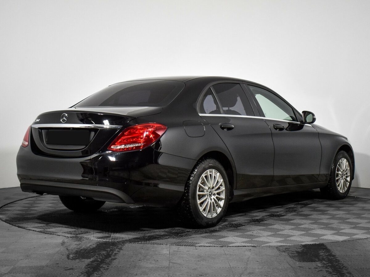 Б/У Мерседес-Бенц Ц-Класс 2018 года. Фото: #3