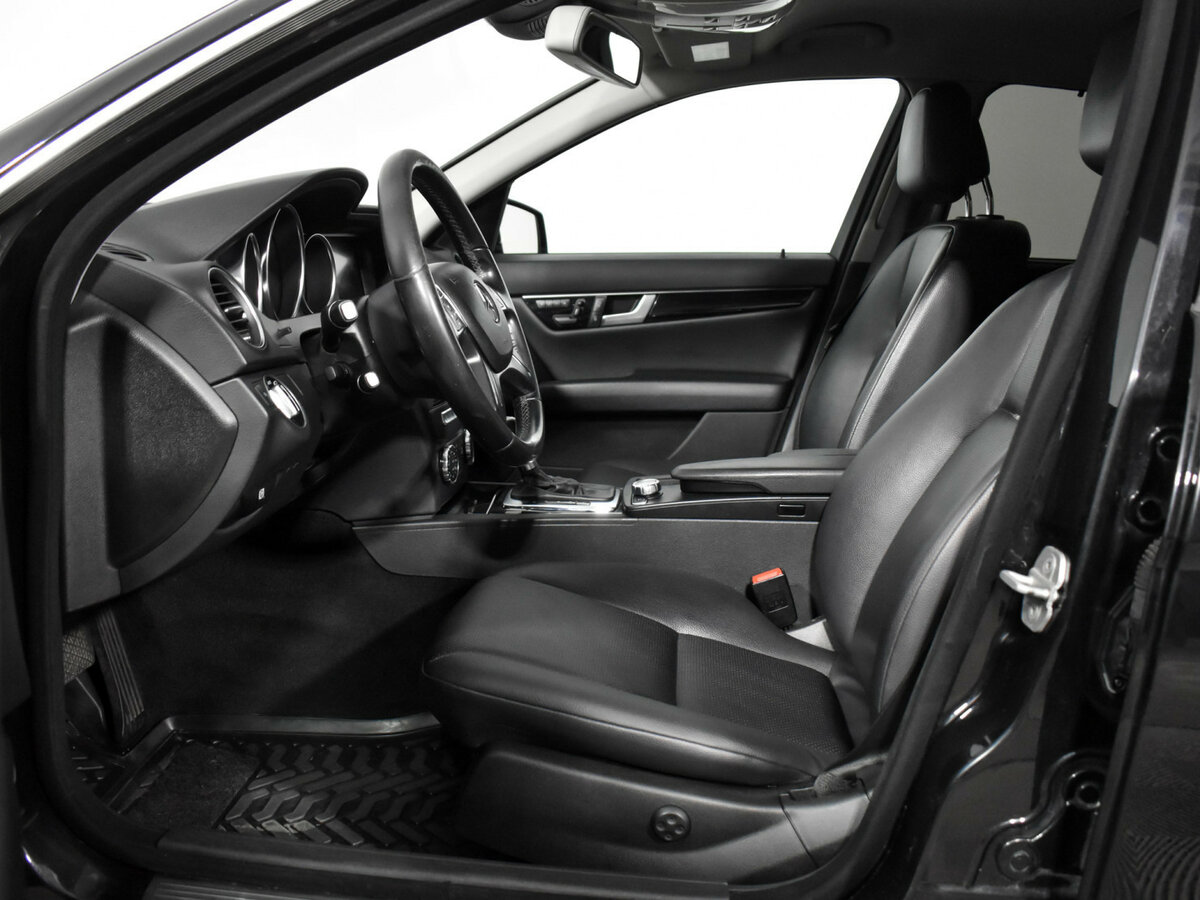 Б/У Мерседес-Бенц Ц-Класс 2012 года. Фото: #10