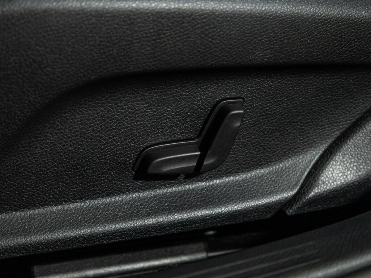 Б/У Мерседес-Бенц Ц-Класс 2019 года. Фото: #18