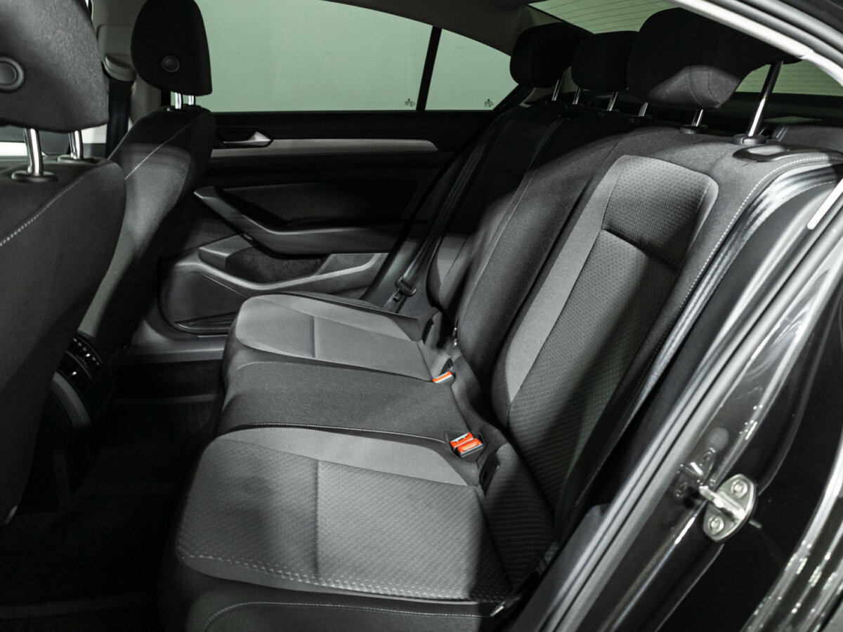 Б/У Фольксваген Пассат 2021 года. Фото: #9