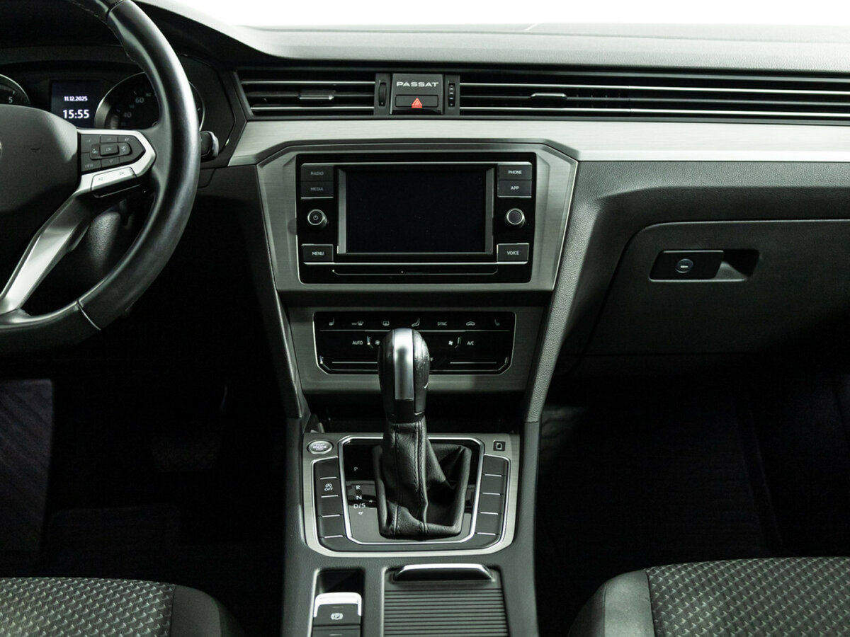 Б/У Фольксваген Пассат 2021 года. Фото: #13