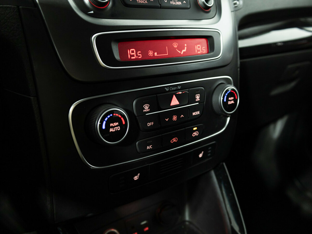 Б/У Киа Соренто 2019 года. Фото: #15