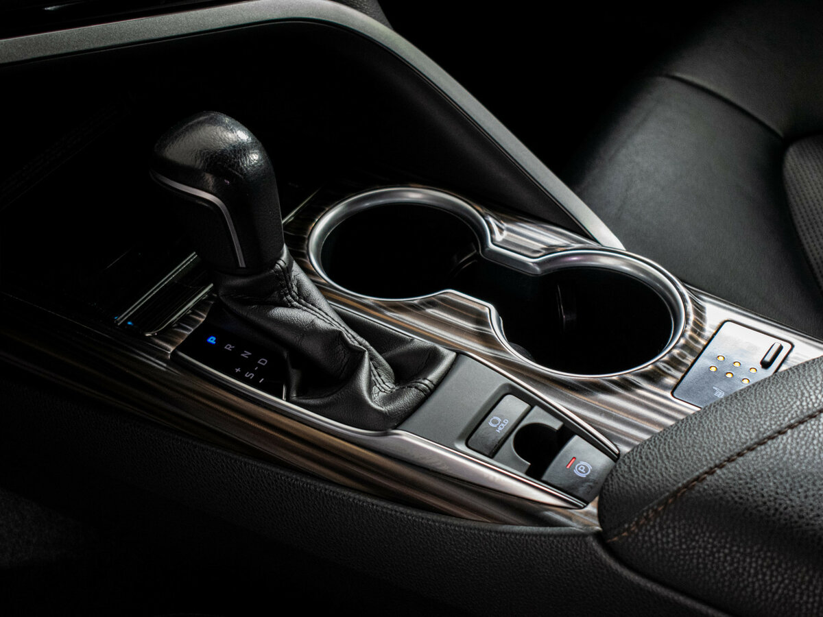 Б/У Тойота Камри 2020 года. Фото: #13