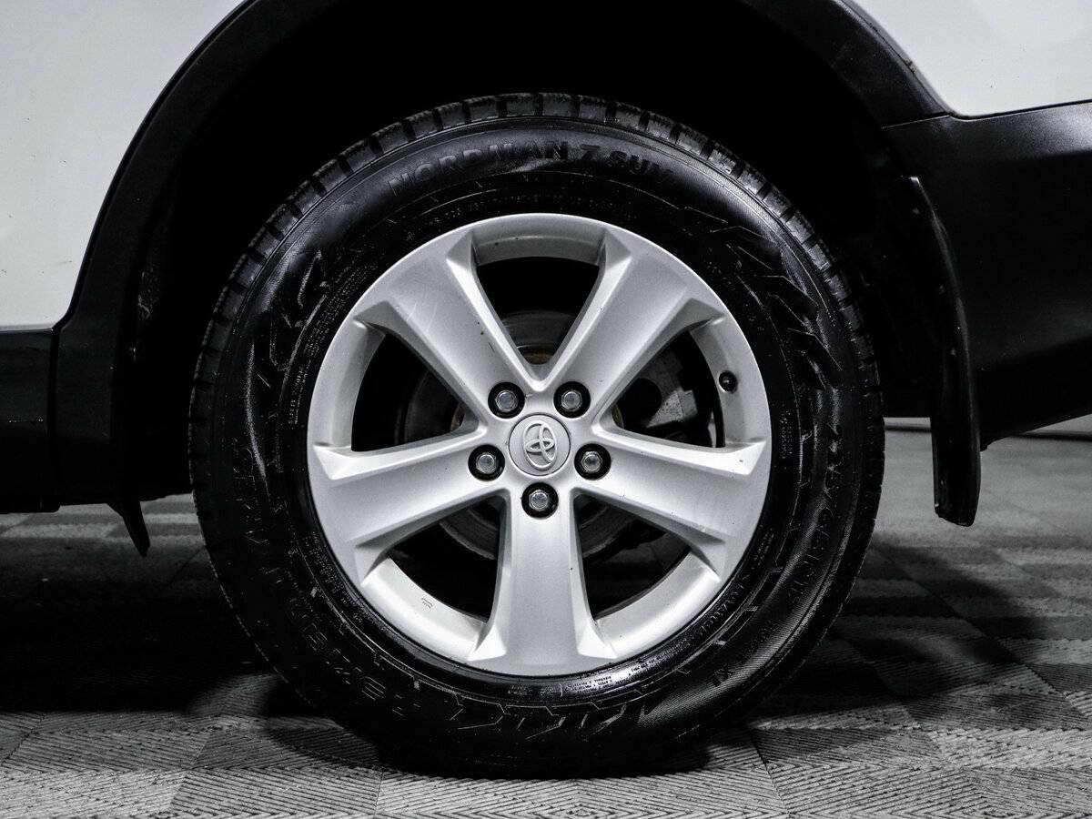 Б/У Тойота Рав4 2013 года. Фото: #14