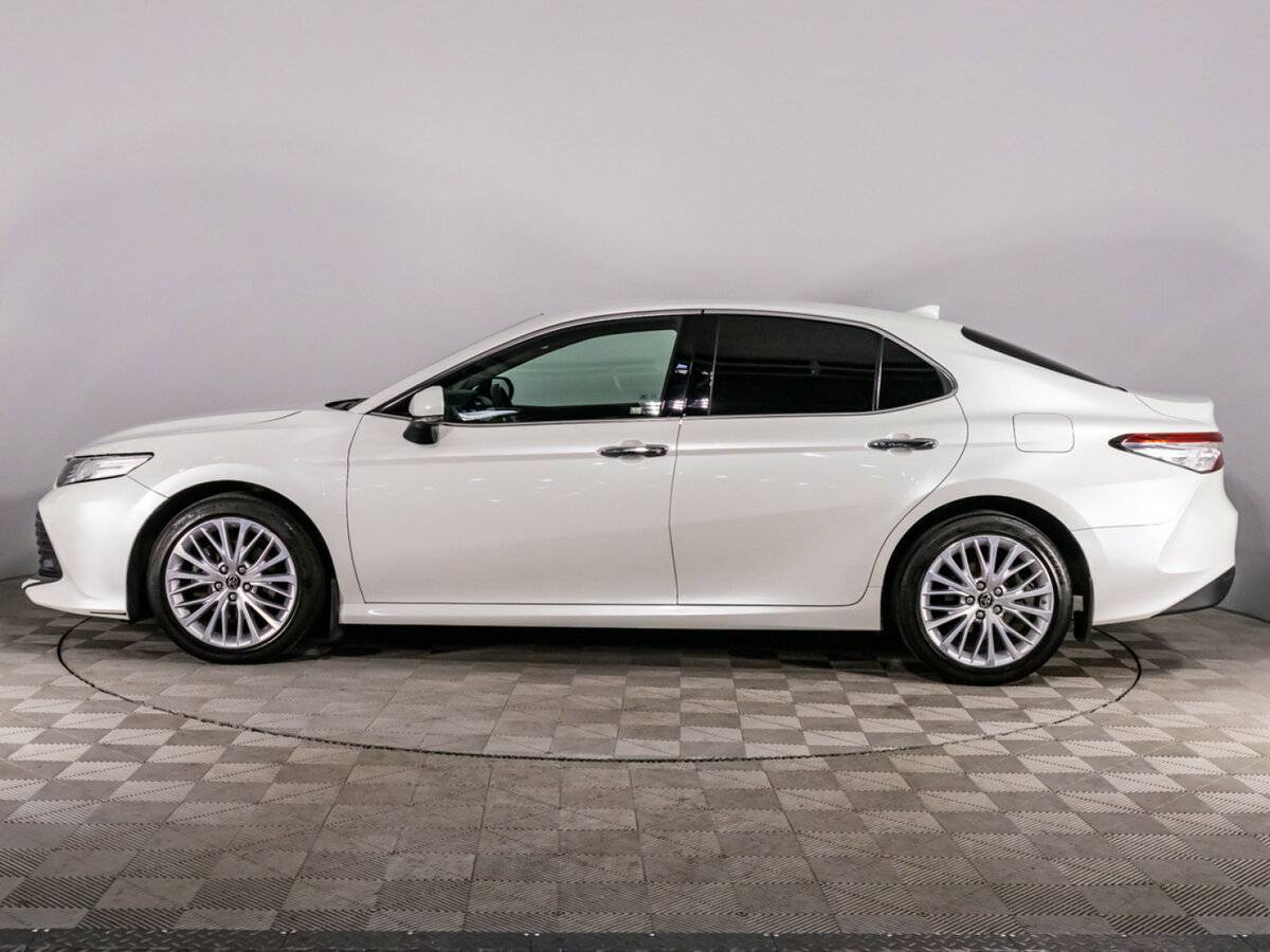 Б/У Тойота Камри 2019 года. Фото: #7