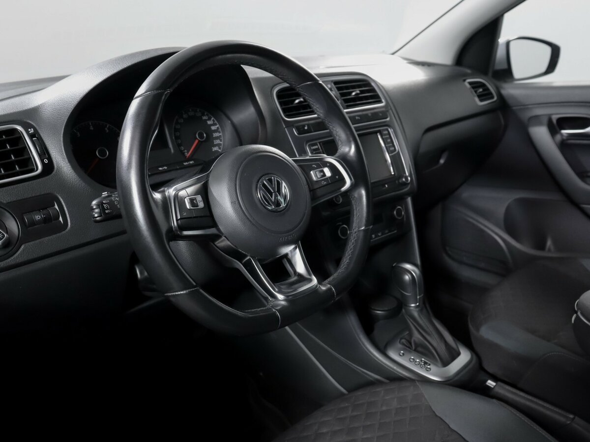 Б/У Фольксваген Поло 2019 года. Фото: #11