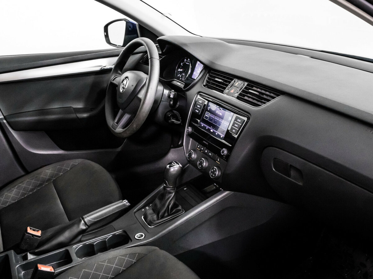 Б/У Шкода Октавия 2017 года. Фото: #6