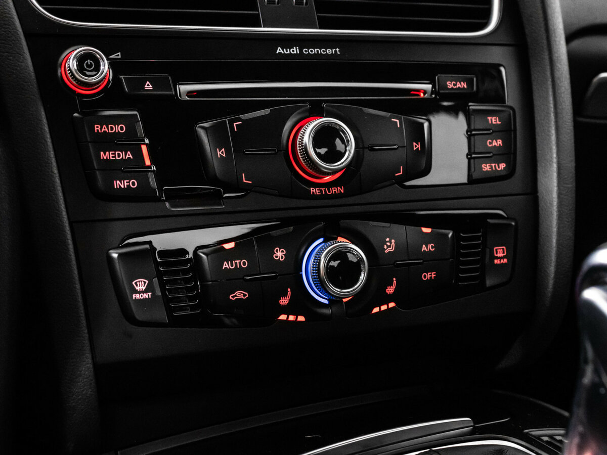 Б/У Ауди А4 2014 года. Фото: #12