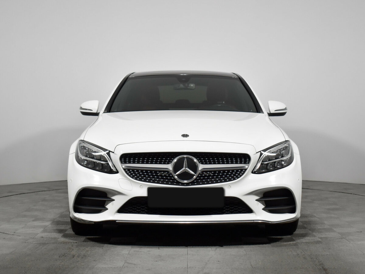 Б/У Мерседес-Бенц Ц-Класс 2018 года. Фото: #1