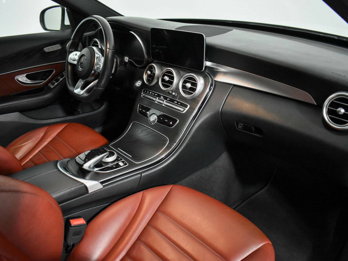 Б/У Мерседес-Бенц Ц-Класс 2018 года. Фото: #12