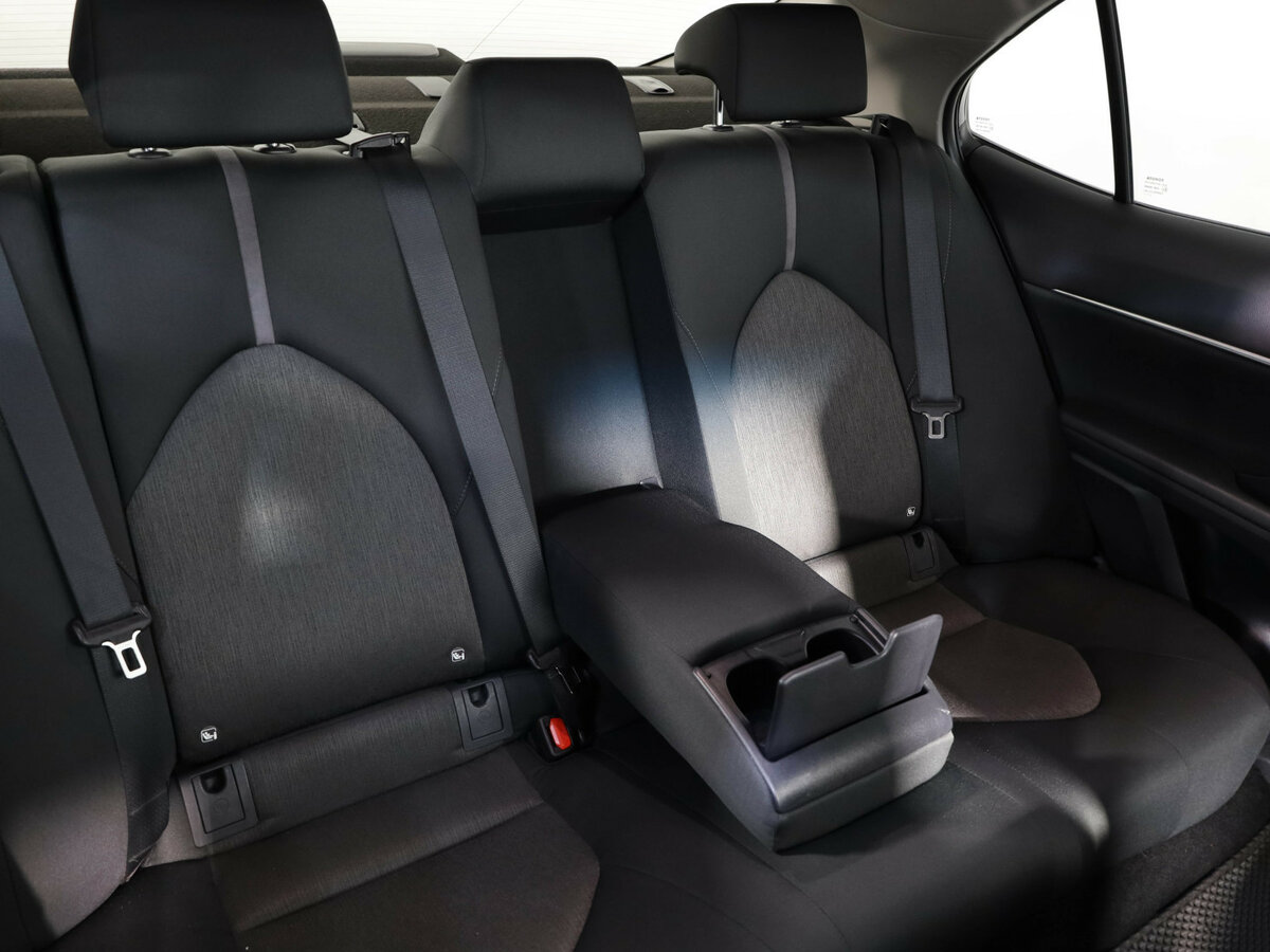 Б/У Тойота Камри 2021 года. Фото: #11