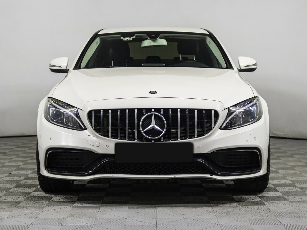 Б/У Мерседес-Бенц Ц-Класс 2017 года. Фото: #1