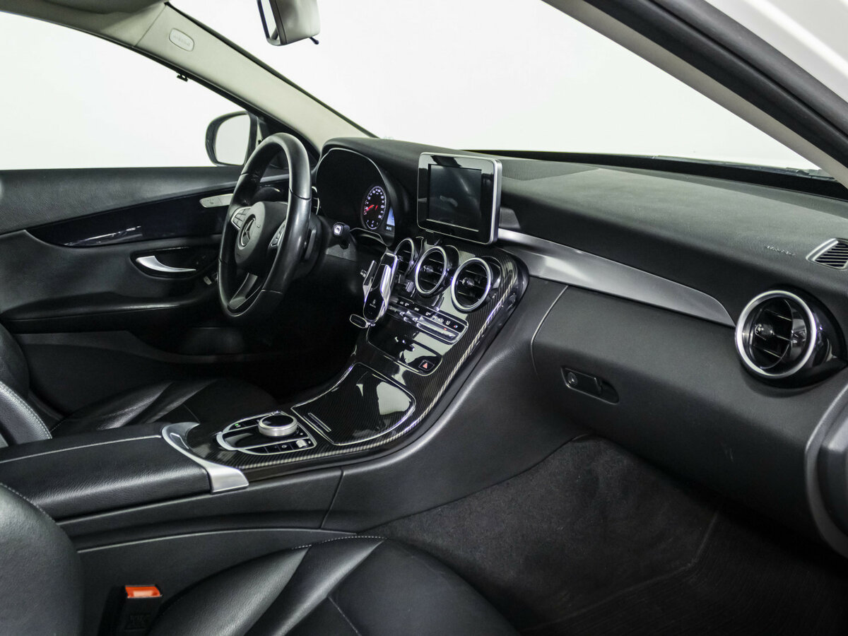 Б/У Мерседес-Бенц Ц-Класс 2017 года. Фото: #6