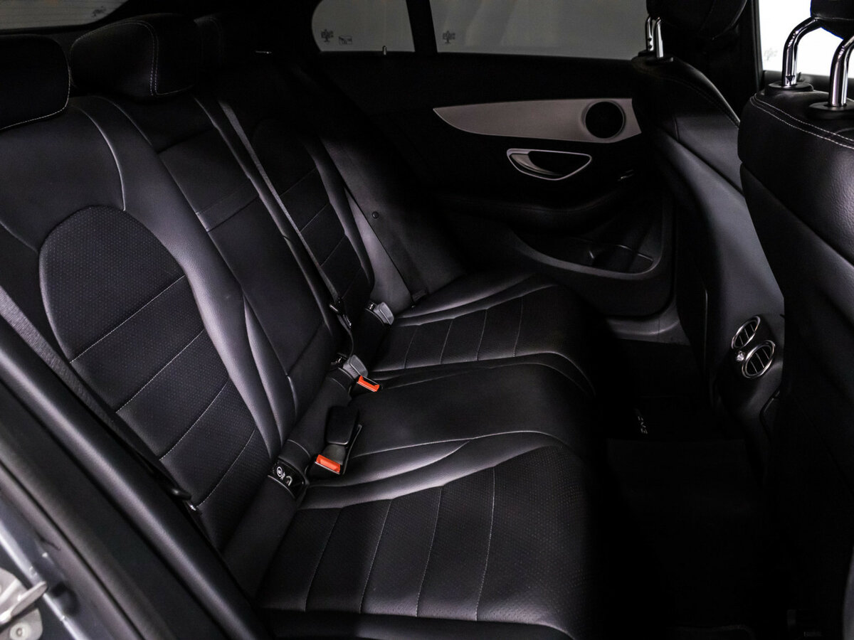 Б/У Мерседес-Бенц Ц-Класс 2016 года. Фото: #15