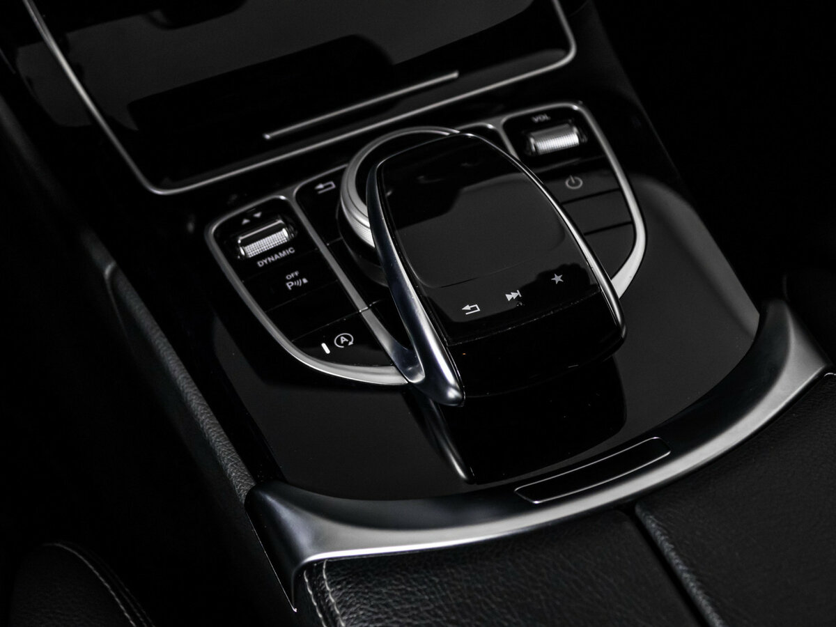 Б/У Мерседес-Бенц Ц-Класс 2016 года. Фото: #18