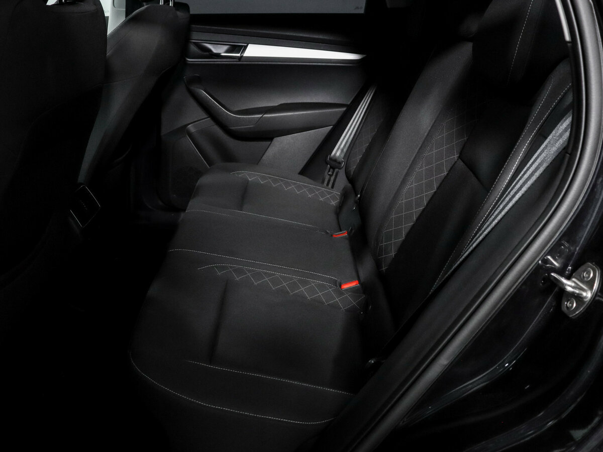 Б/У Шкода Карок 2021 года. Фото: #9