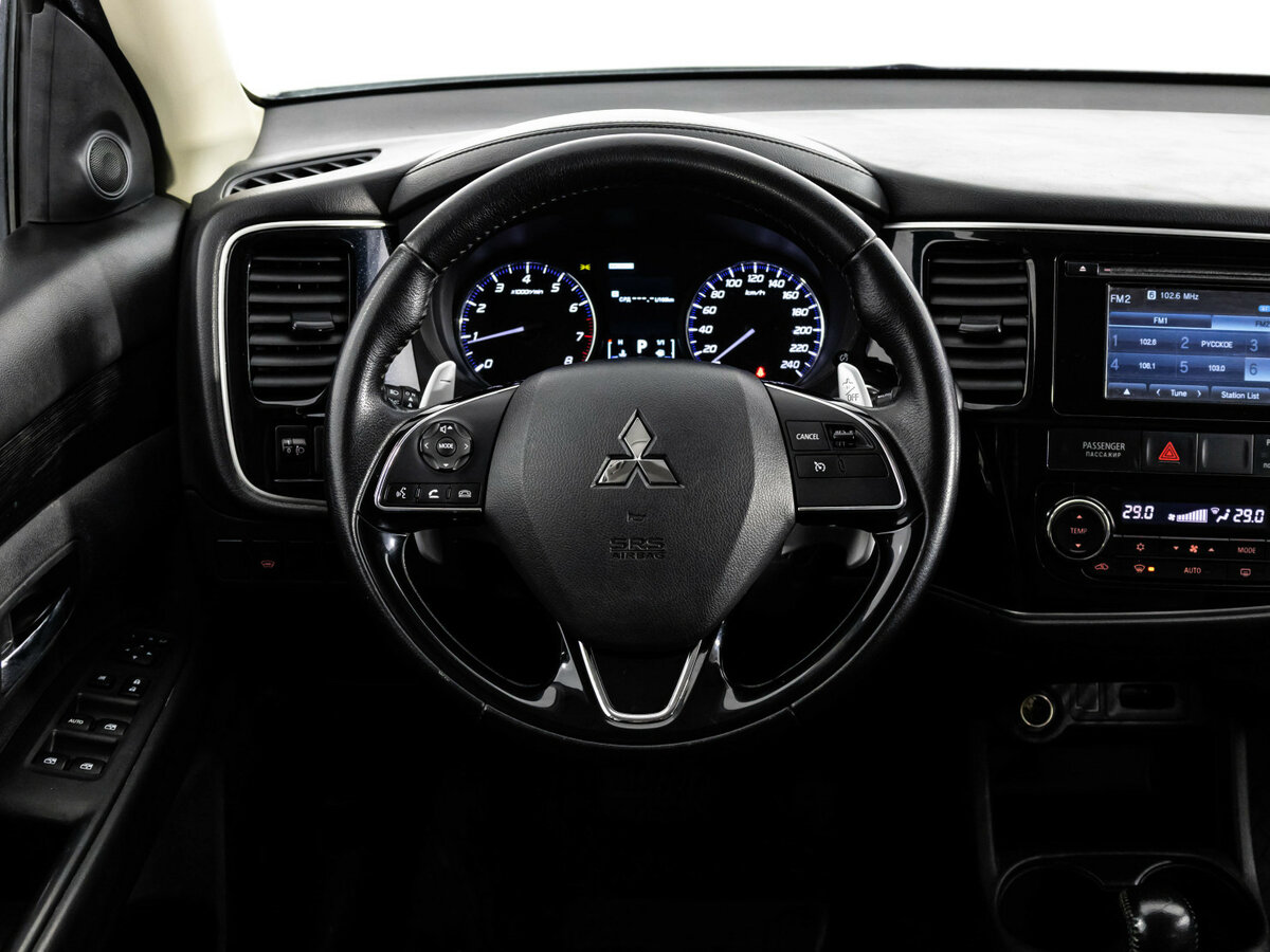 Б/У Митсубиши Оутлэндер 2016 года. Фото: #8