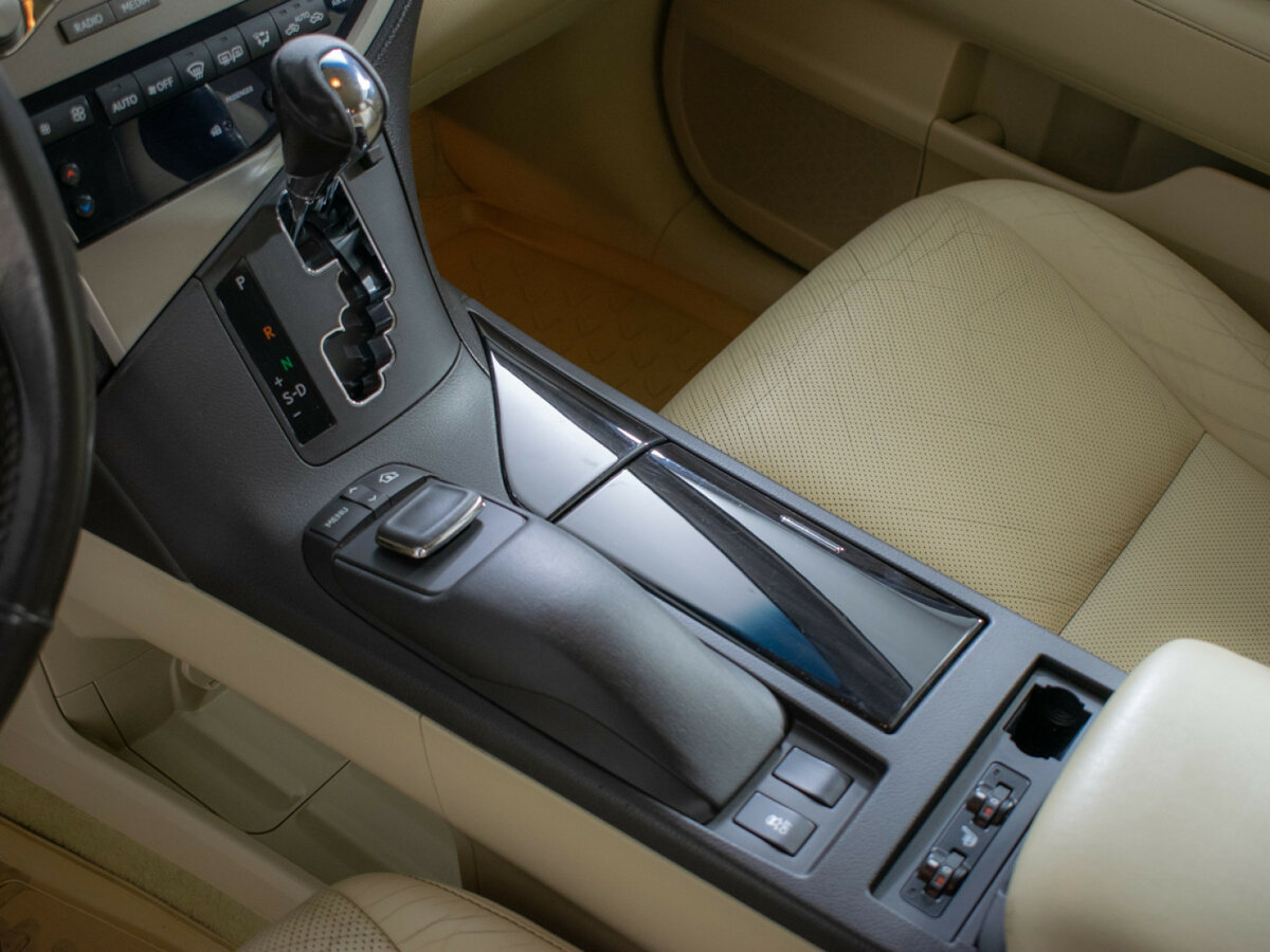 Б/У Лексус Р-Икс 2015 года. Фото: #13