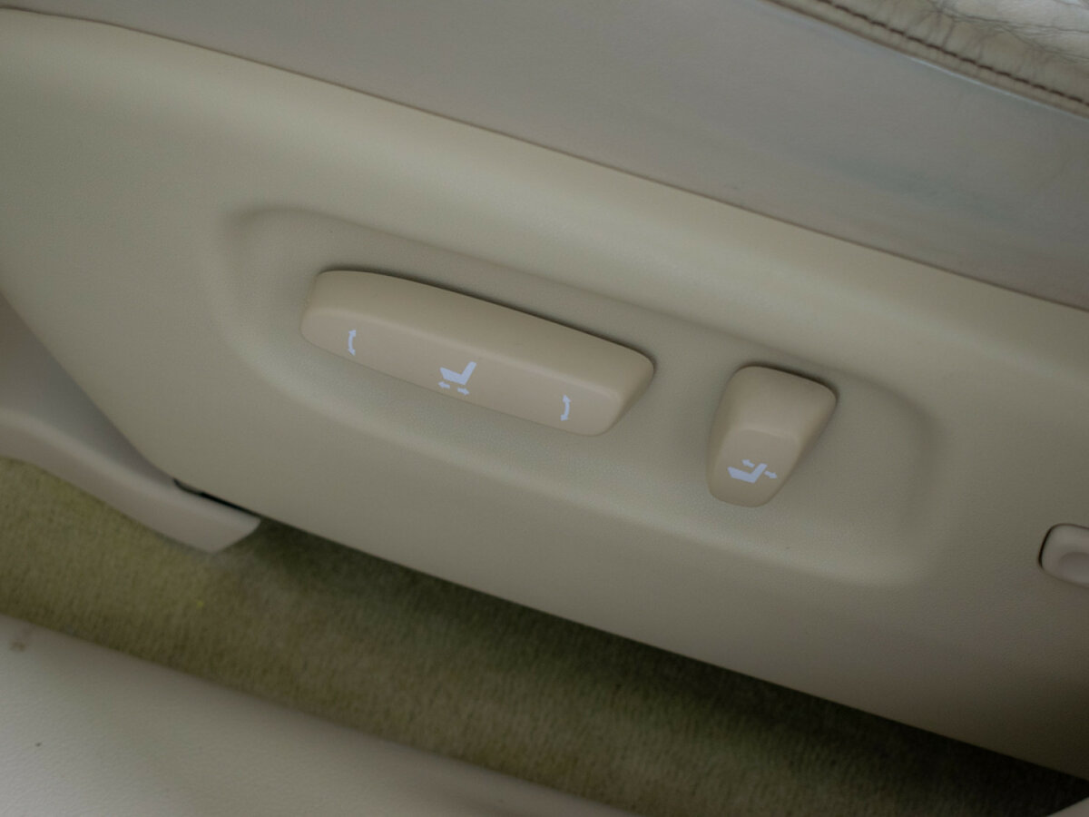 Б/У Лексус Р-Икс 2015 года. Фото: #16