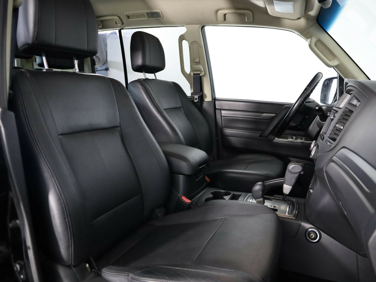 Б/У Митсубиши Паджеро 2013 года. Фото: #11