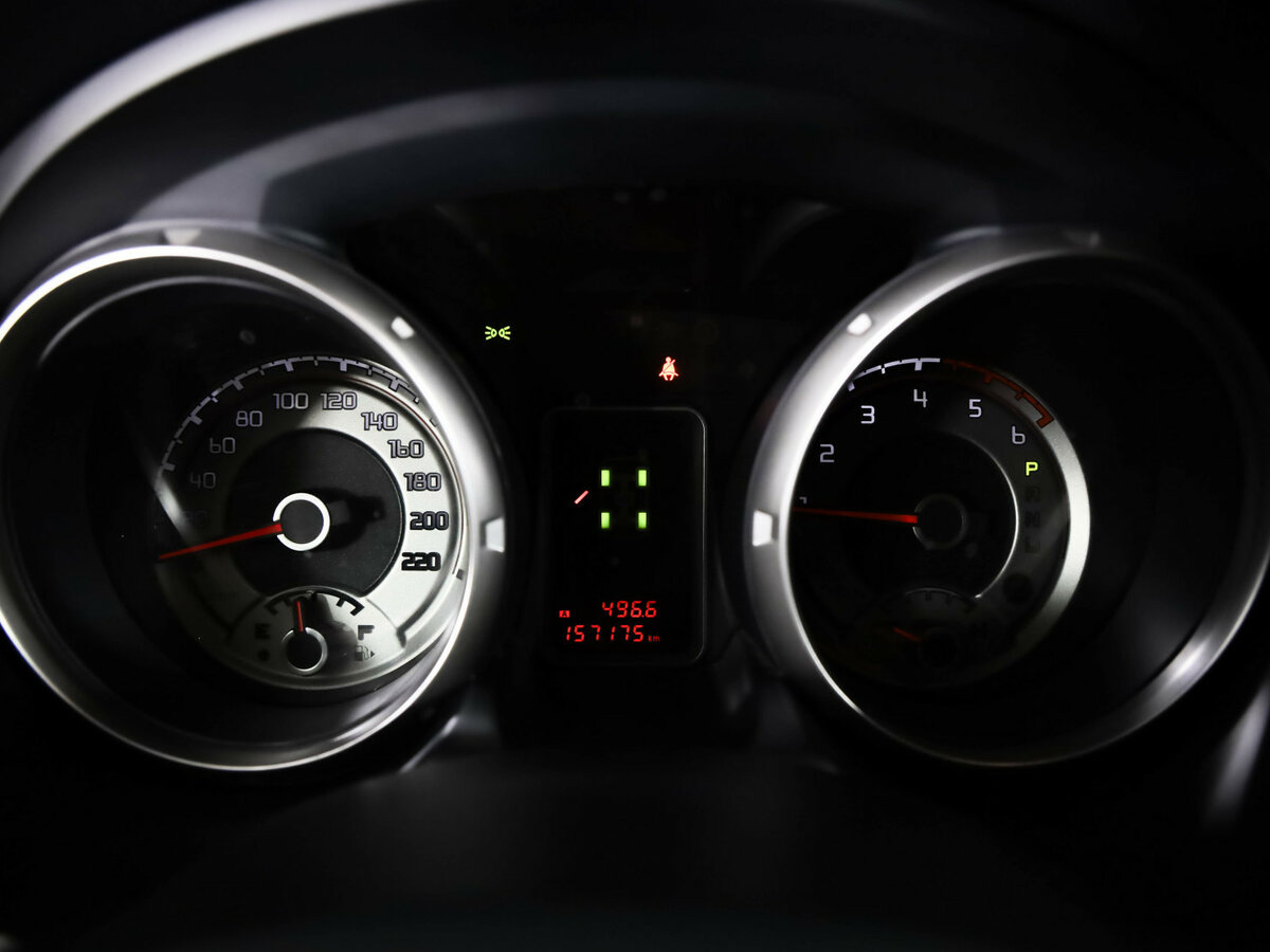 Б/У Митсубиши Паджеро 2015 года. Фото: #10