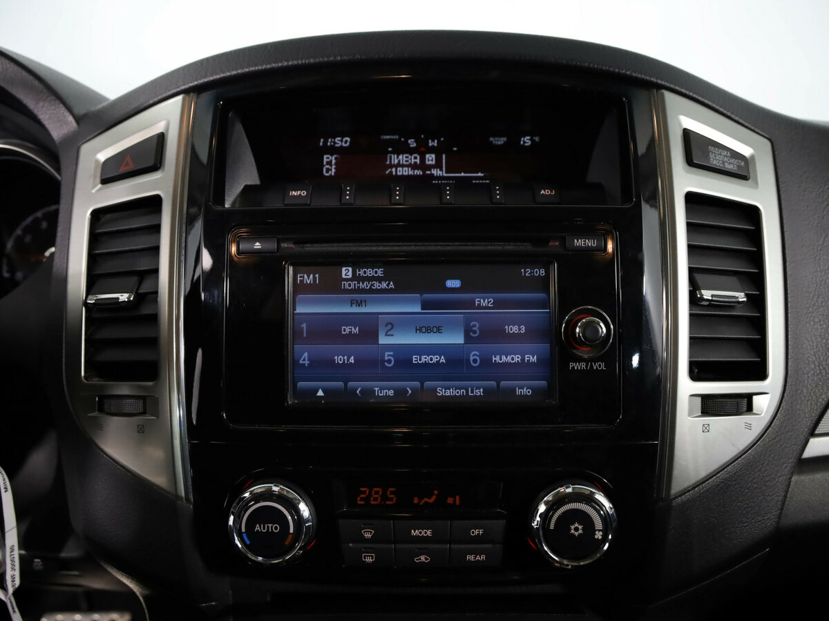 Б/У Митсубиши Паджеро 2015 года. Фото: #13