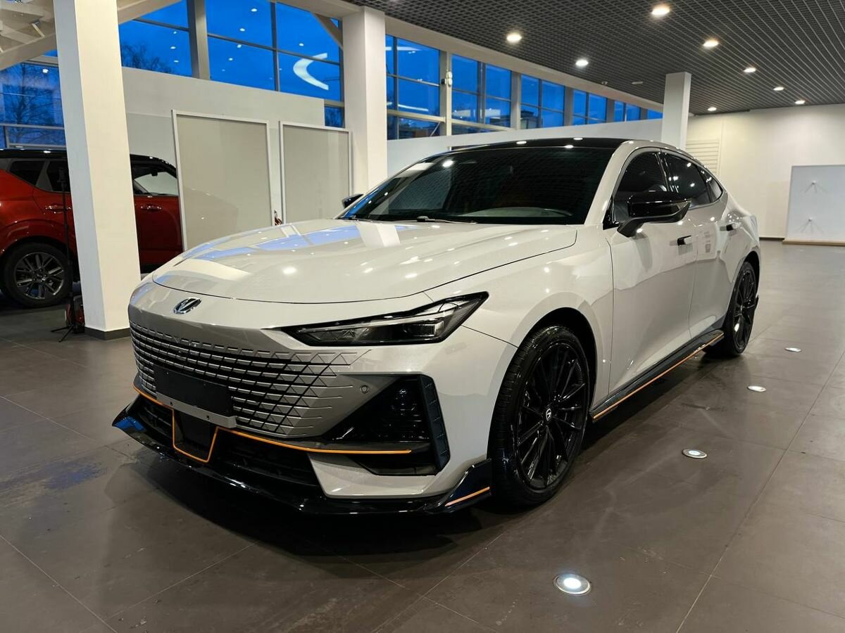 Б/У Чанган УНИ-В 2023 года. Фото: #5