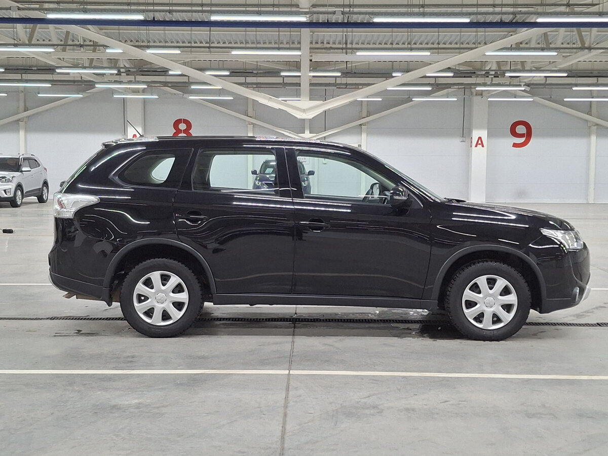 Б/У Митсубиши Оутлэндер 2014 года. Фото: #3