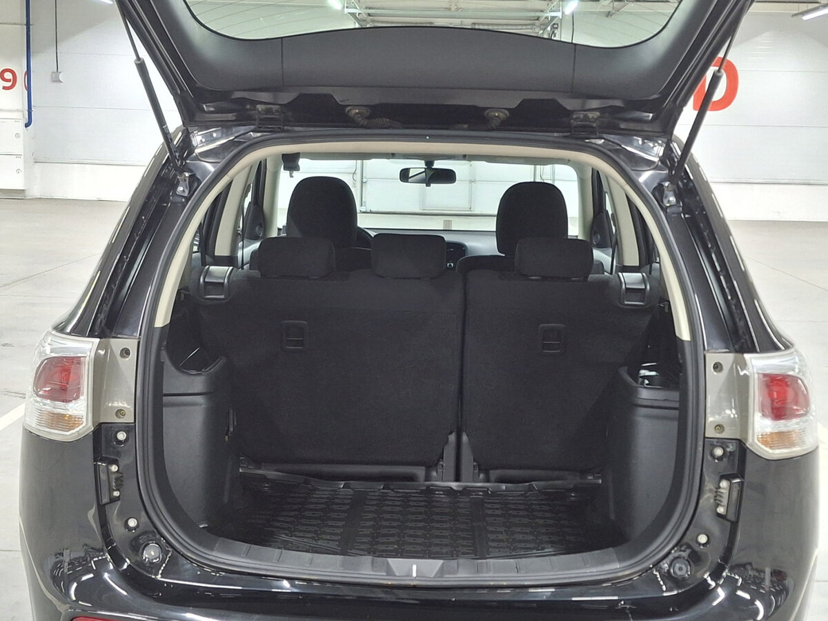 Б/У Митсубиши Оутлэндер 2014 года. Фото: #8