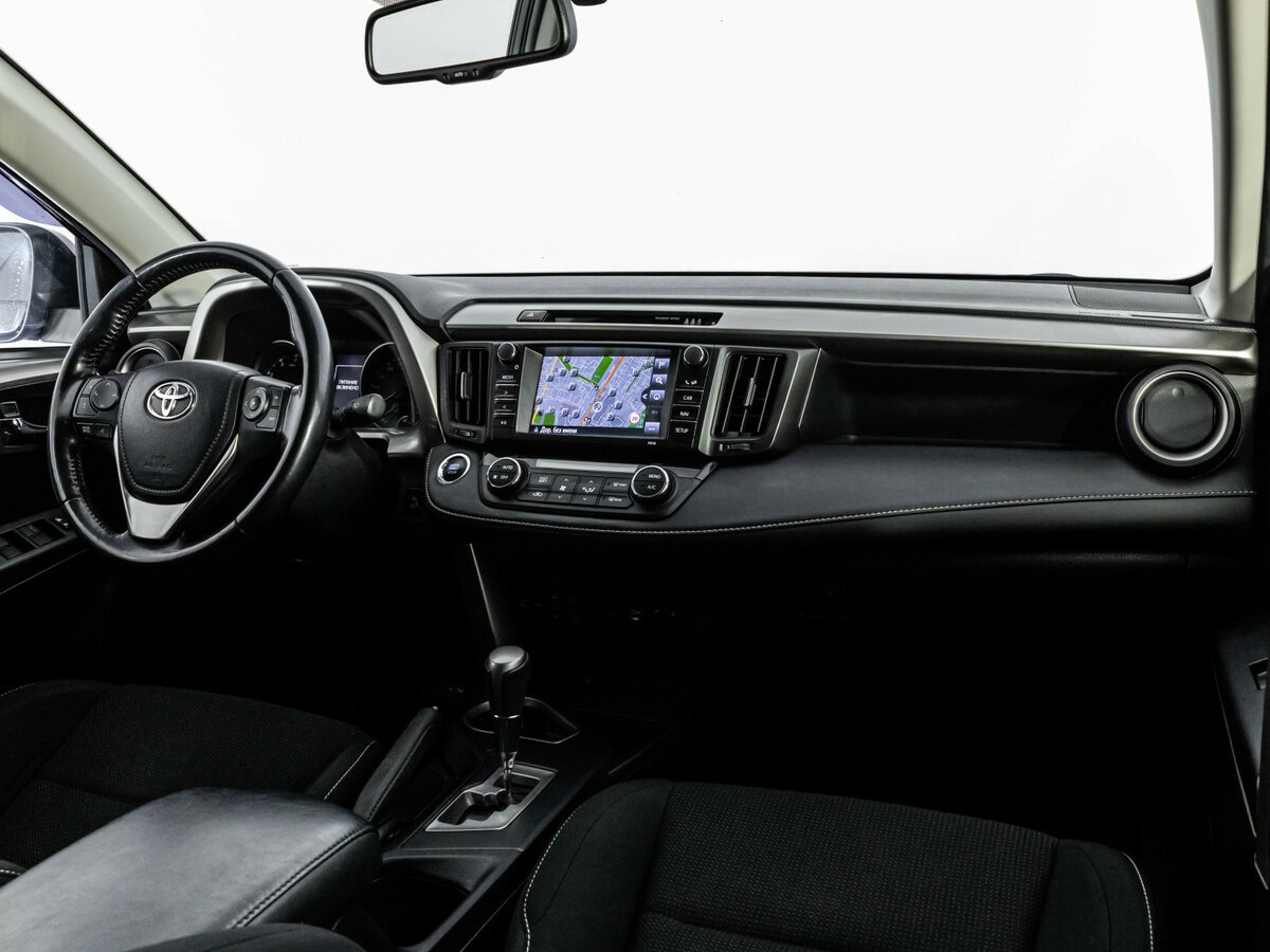 Б/У Тойота Рав4 2018 года. Фото: #6