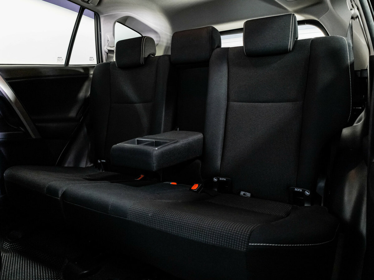 Б/У Тойота Рав4 2018 года. Фото: #18