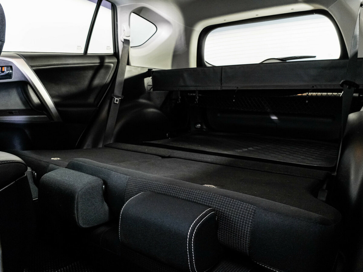 Б/У Тойота Рав4 2018 года. Фото: #20