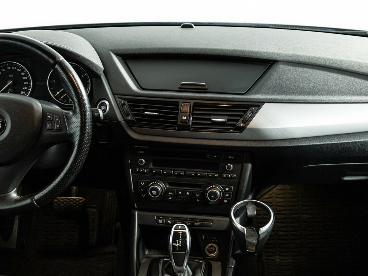 Б/У БМВ Икс1 2014 года. Фото: #13