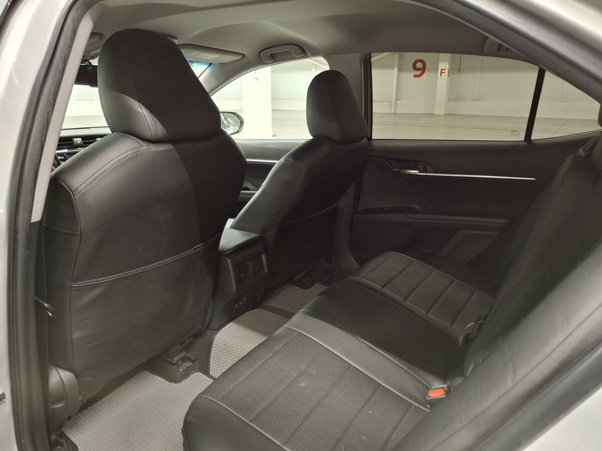 Б/У Тойота Камри 2018 года. Фото: #10