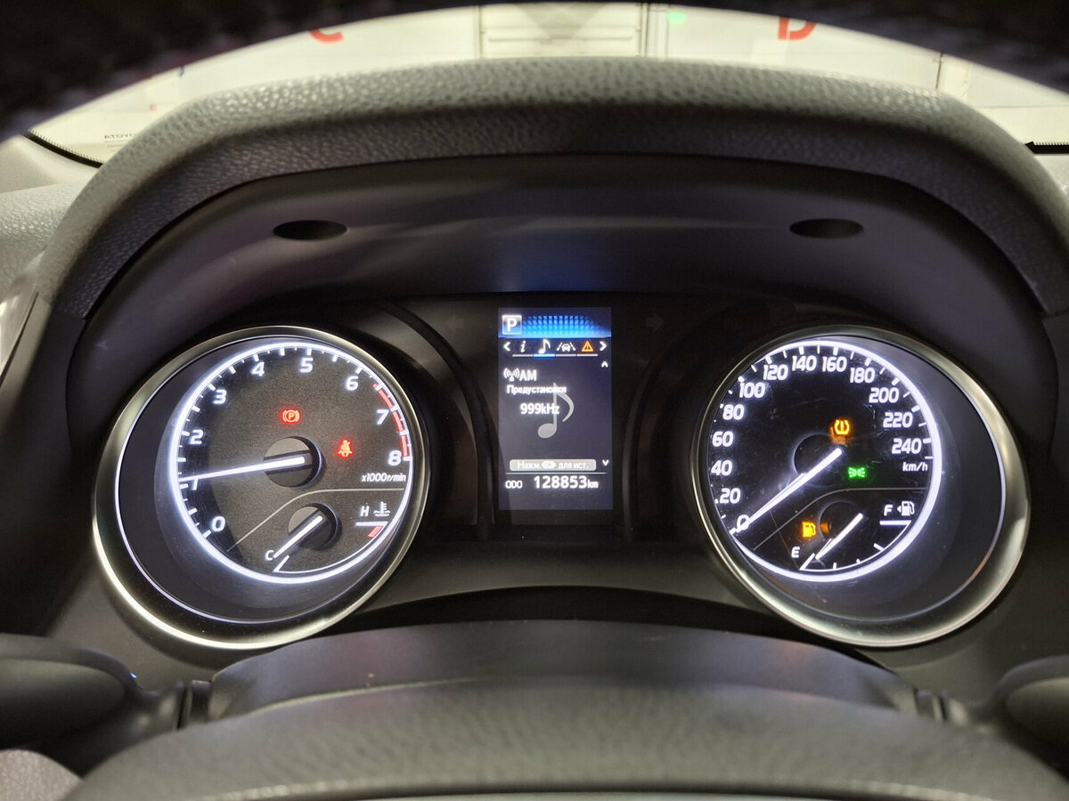 Б/У Тойота Камри 2018 года. Фото: #11